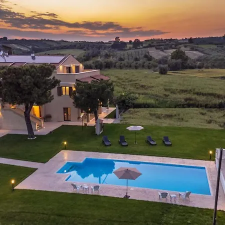 Casale Ferrantino 컨트리하우스 *